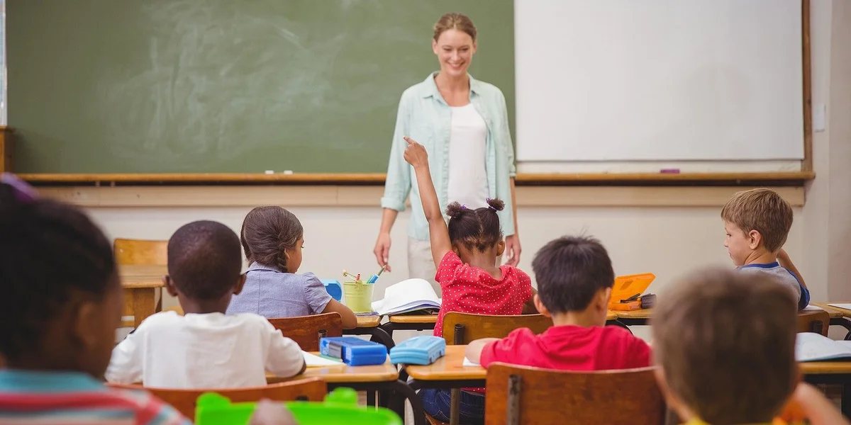 Spillschoulkanner zu Nidderkuer entdecken hir Rechter | © Bigstock / Wavebreak Media