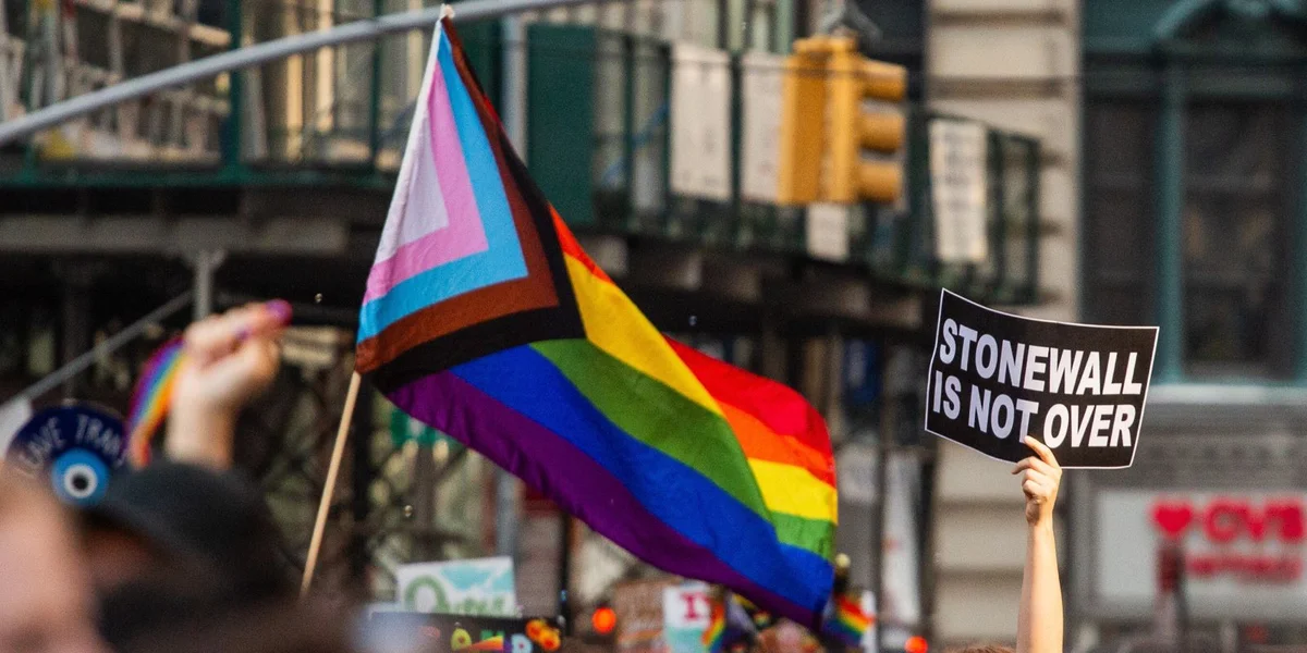 Ënnerstetzung fir queer Mënschen geet weltwäit zeréck | © picture alliance / NurPhoto | Erin Lefevre