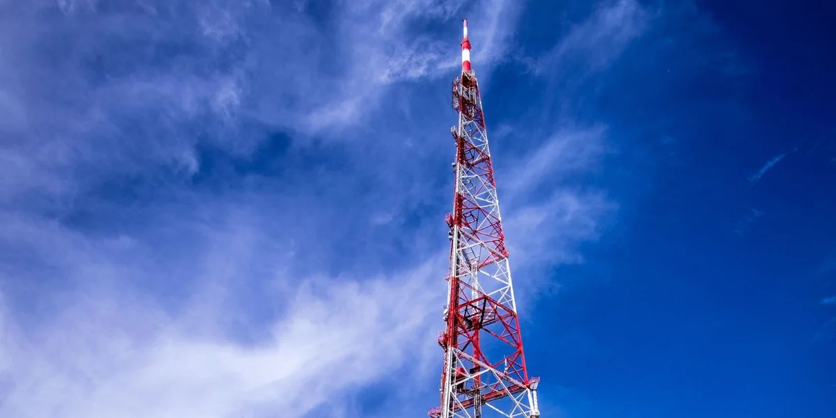 Stonnelaang Pann vum FM-Sendemast zu Diddeleng  | © Robert Glod / Flickr