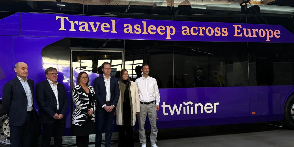 Nei Nuetsbus-Verbindungen Zürech-Basel-Lëtzebuerg-Bréissel-Rotterdam-Amsterdam | © Moris Garzaro