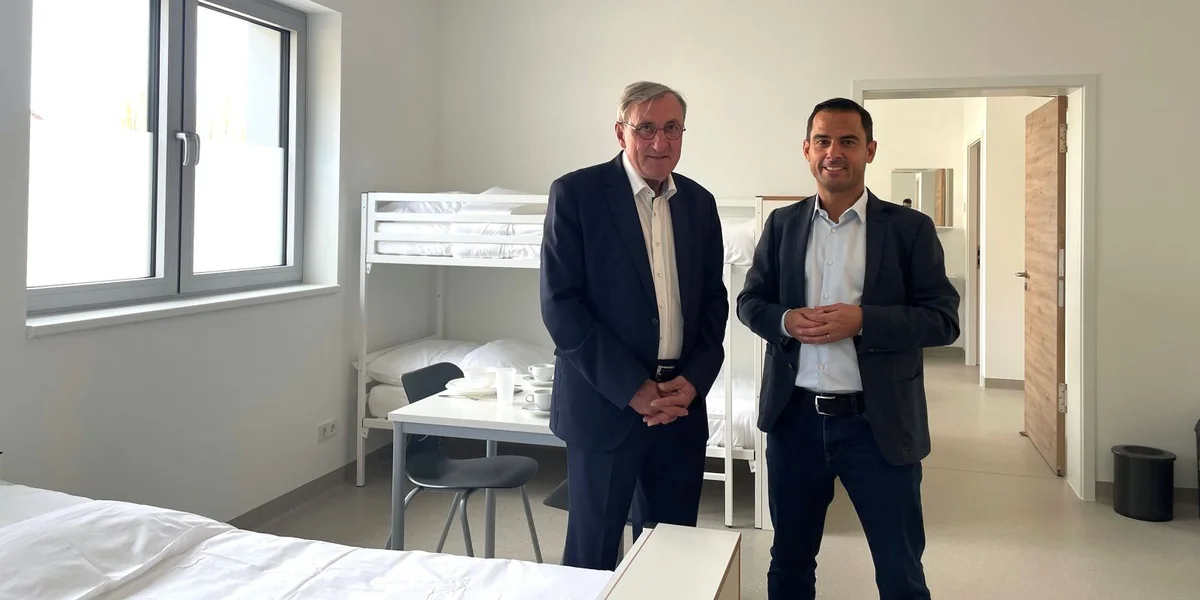 Nei Struktur fir 30 Asyl-Demandeuren – Visitt mam Buergermeeschter a mam Minister | © Carole Schimmer