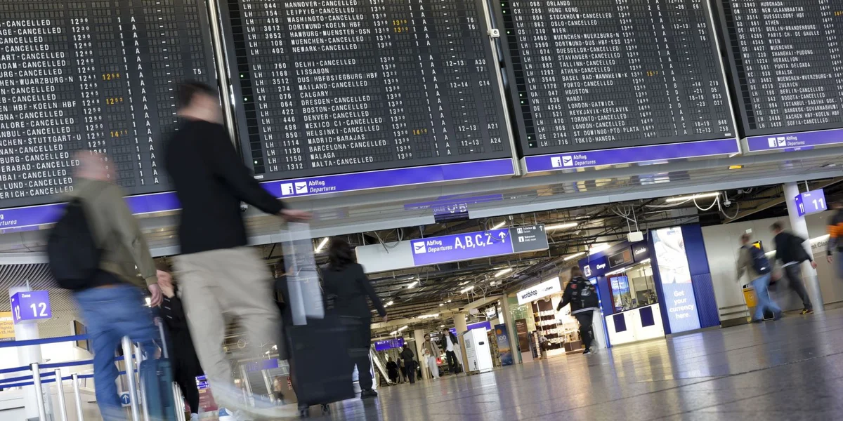 Streik um Flughafen zu Barcelona kéint och Impakt op Luxair-Clienten hunn | © EPA/CHRISTOPHER NEUNDORF