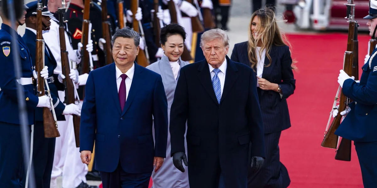 Paus vun Douanestaxen tëschent China an USA verlängert an: Keng nei Reegele fir KI | ©  EPA/JIM LO SCALZO