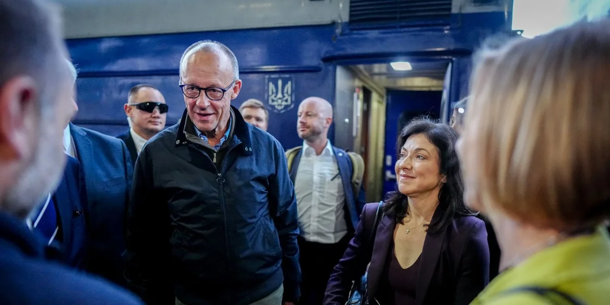Dronenugrëff bei iwwerraschendem Solidaritéitsbesuch vum Friedrich Merz zu Kiew