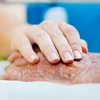 De Benevoll Henrik schenkt seng Zäit eelere Mënschen | © Bigstock